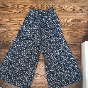 American Eagle wise leg flowy pants with belt!